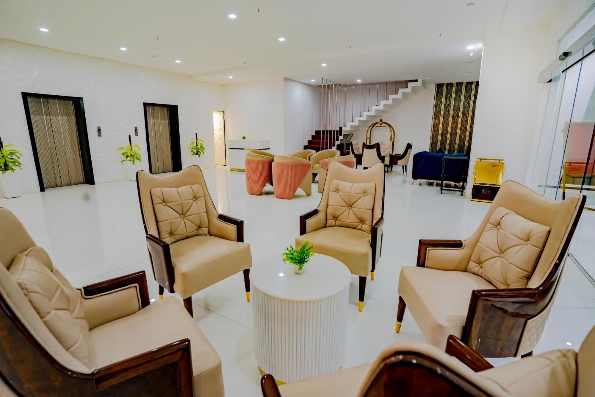 Essotto Recreation Hub Hotel Bangalore Bagian luar foto