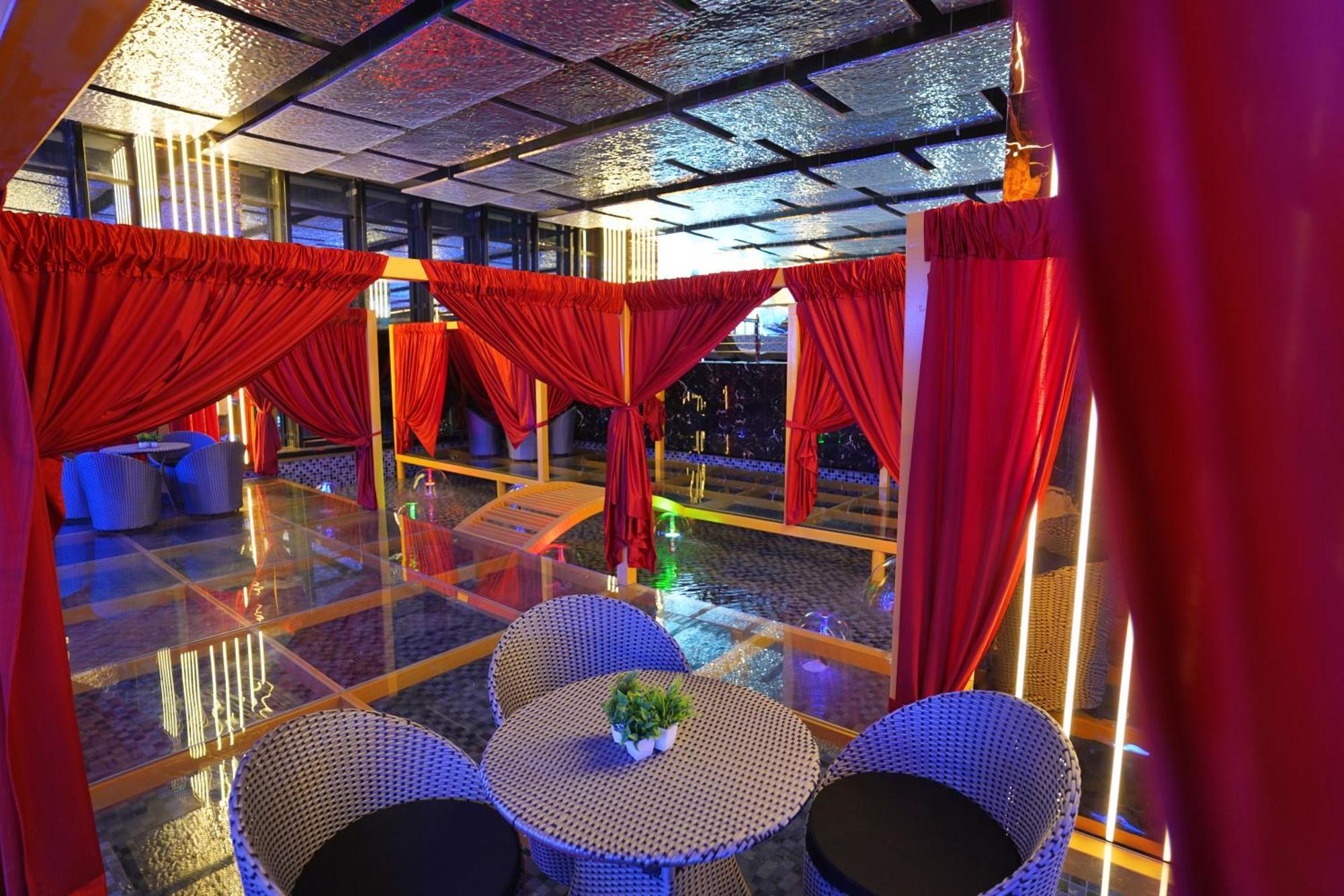 Essotto Recreation Hub Hotel Bangalore Bagian luar foto