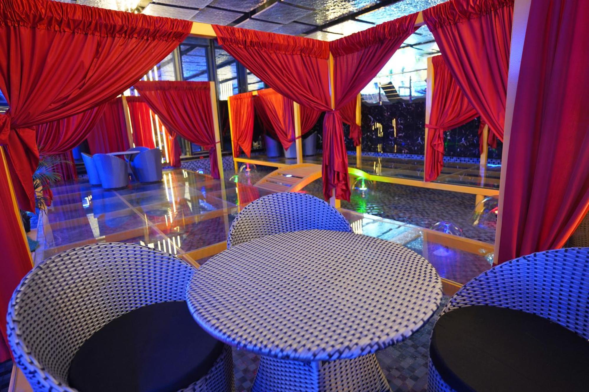 Essotto Recreation Hub Hotel Bangalore Bagian luar foto