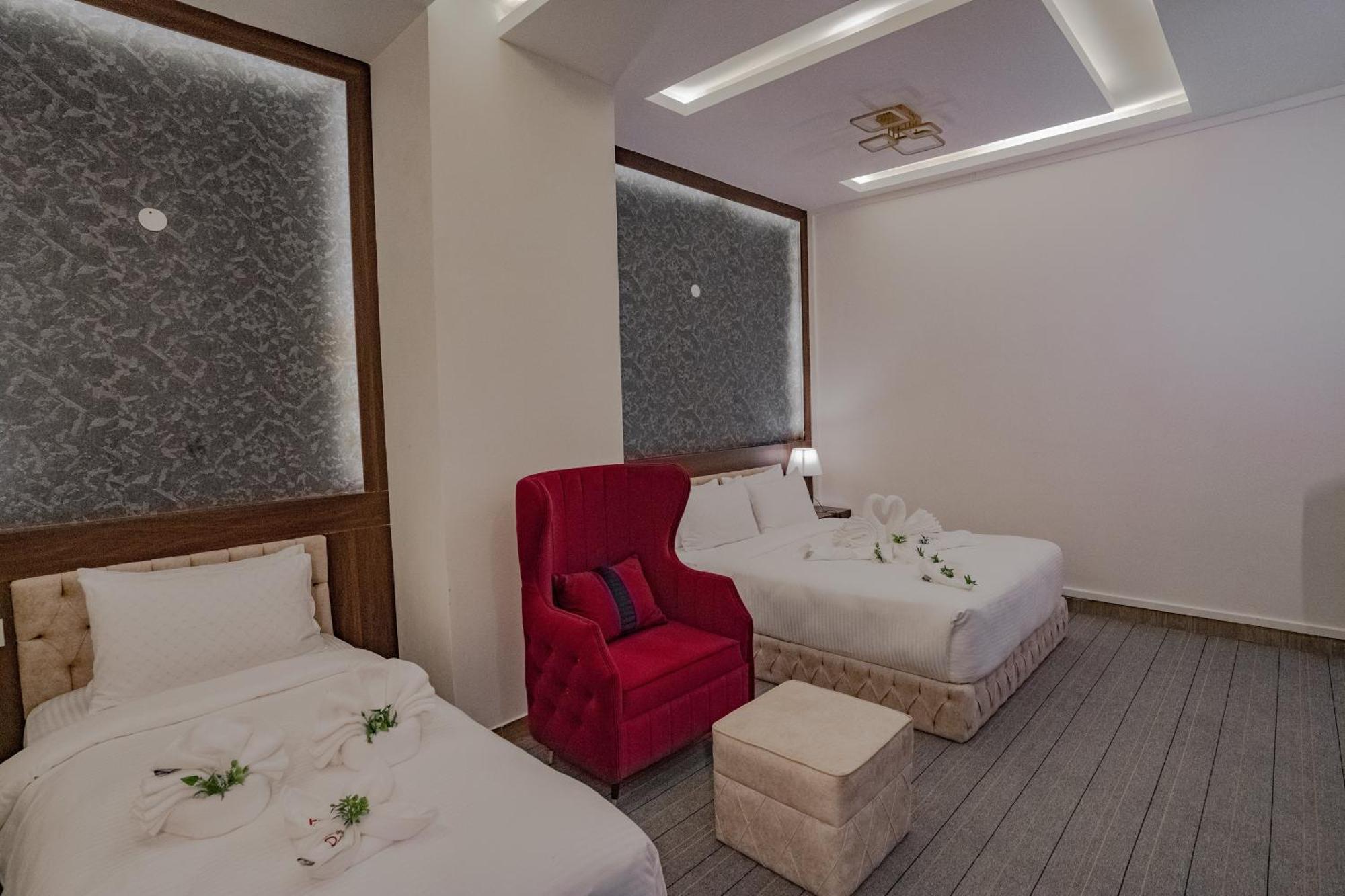 Essotto Recreation Hub Hotel Bangalore Bagian luar foto