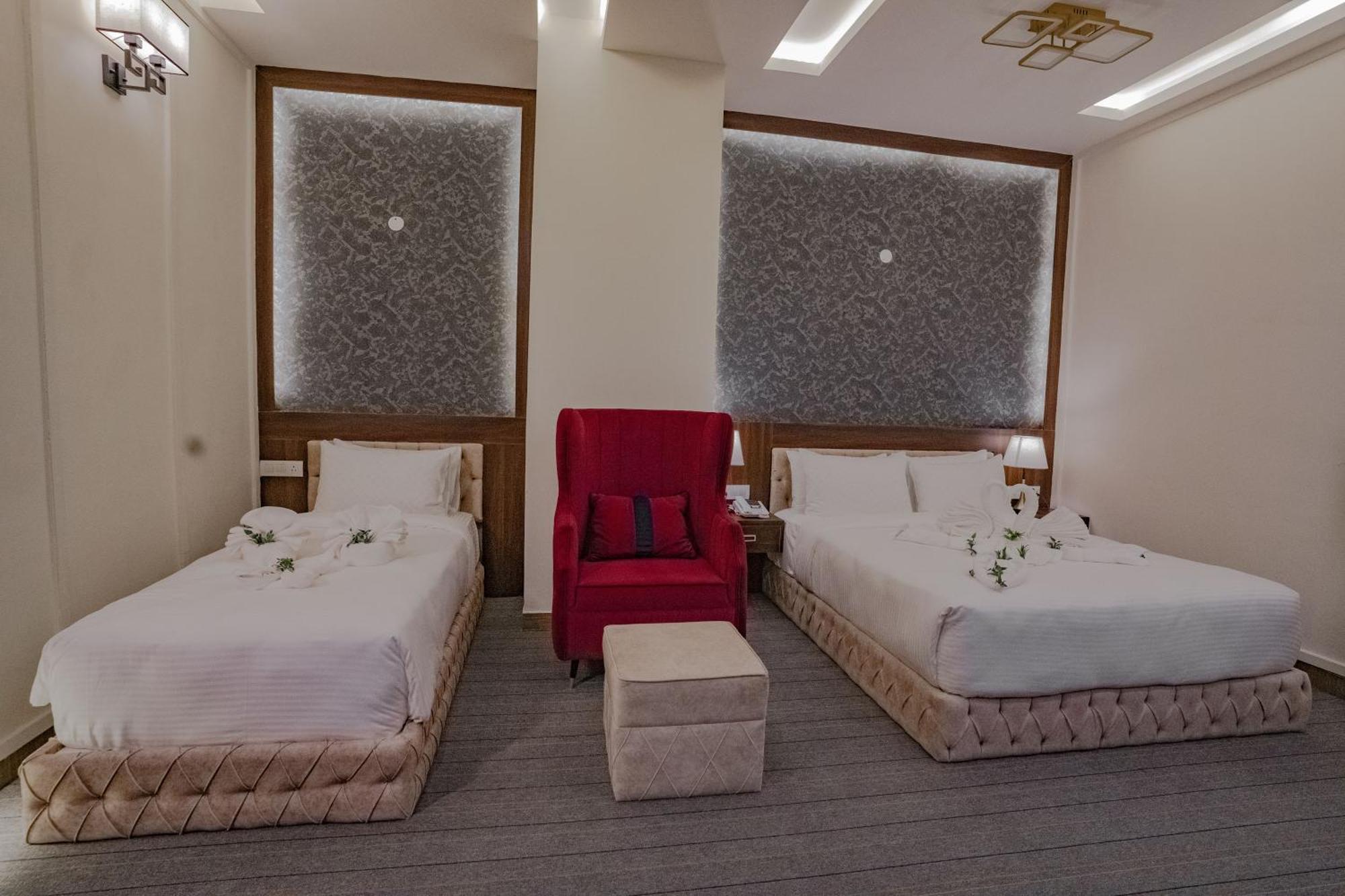 Essotto Recreation Hub Hotel Bangalore Bagian luar foto